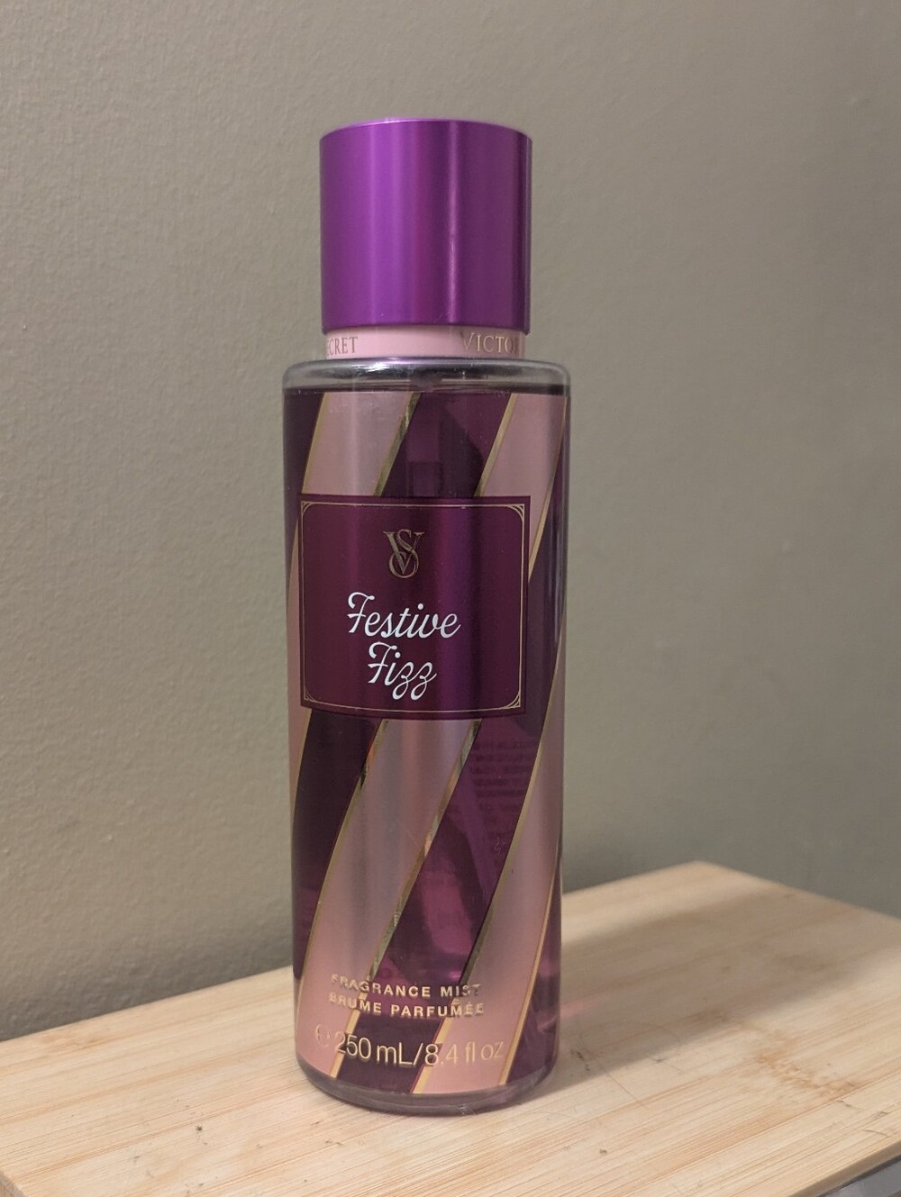 Victoria's Secret Festive Fizz Fragrance Mist - Pink Purple